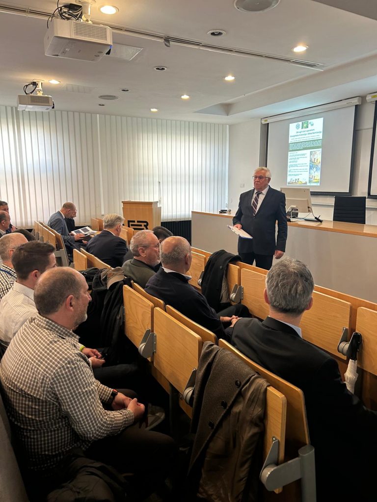 Održan okrugli stol s panel raspravom pod naslovom „Energetska tranzicija i dekarbonizacija“